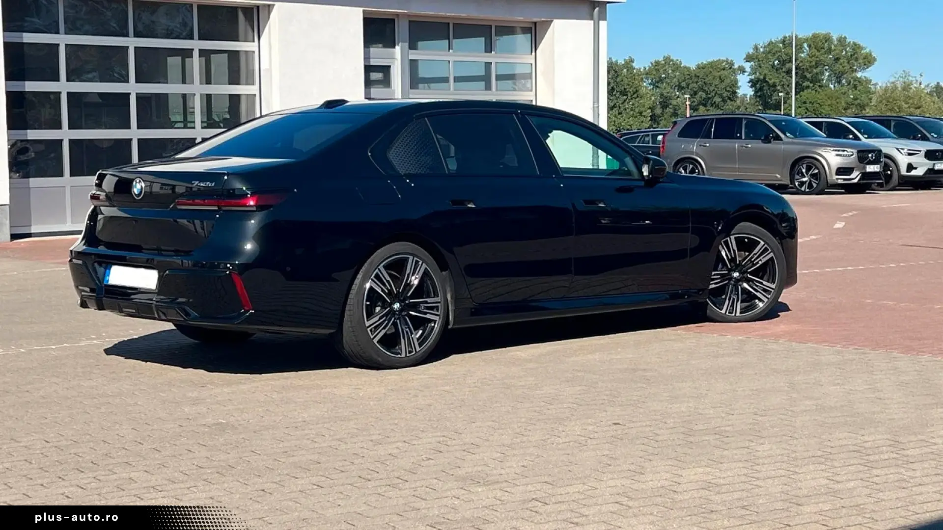 BMW 740d xDrive M Sport Pro   B&W • MASSAGE • SKY LOUNGE