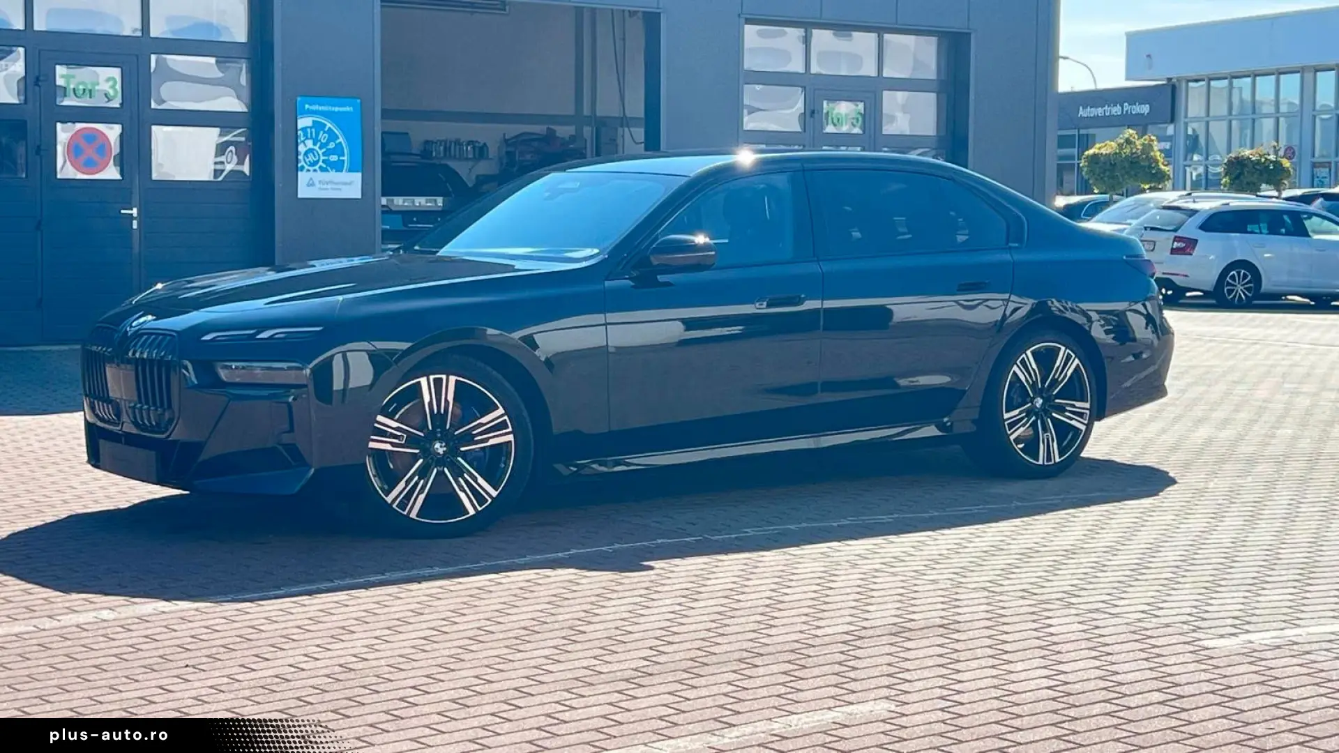 BMW 740d xDrive M Sport Pro   B&W • MASSAGE • SKY LOUNGE
