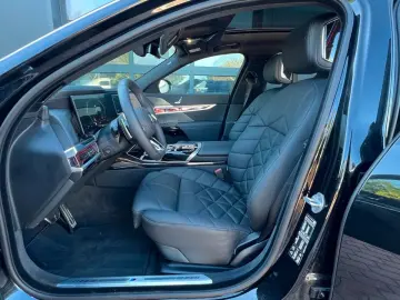 BMW 740d xDrive M Sport Pro   B&W • MASSAGE • SKY LOUNGE
