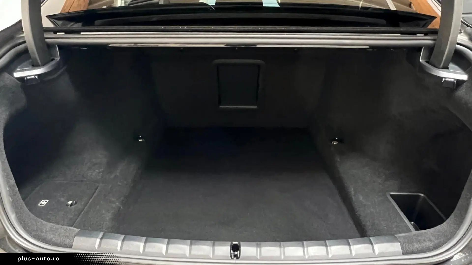 BMW 740d xDrive M Sport Pro   B&W • MASSAGE • SKY LOUNGE