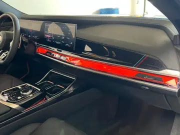 BMW 740d xDrive M Sport Pro   B&W • MASSAGE • SKY LOUNGE