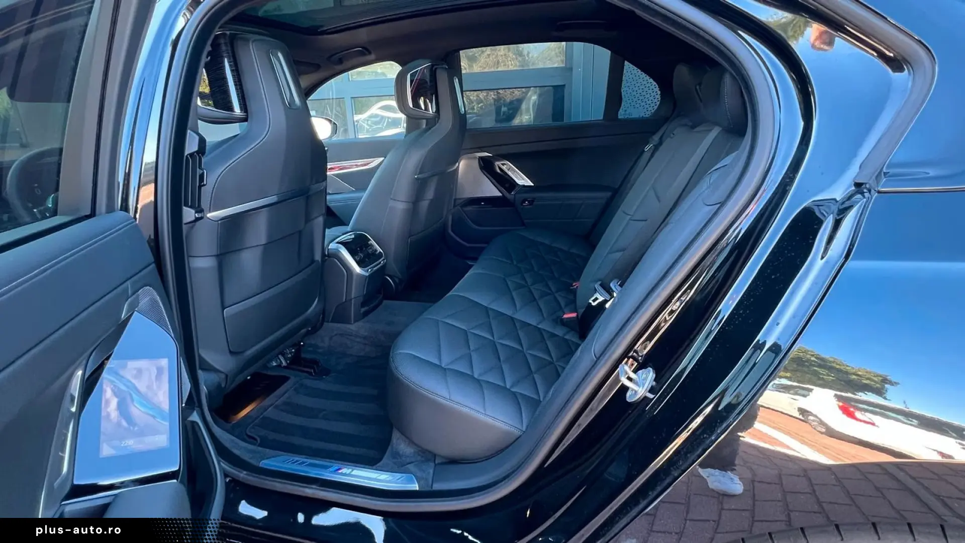 BMW 740d xDrive M Sport Pro   B&W • MASSAGE • SKY LOUNGE