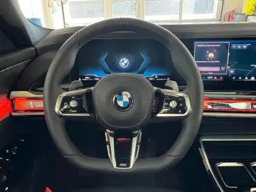 BMW 740d xDrive M Sport Pro   B&W • MASSAGE • SKY LOUNGE