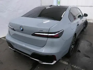 BMW i7 xDrive60 M Sport B&W Lounge TV Massage