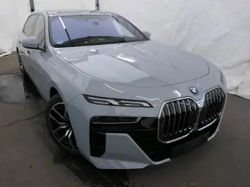 BMW i7 xDrive60 M Sport B&W Lounge TV Massage