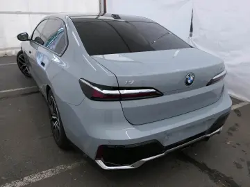 BMW i7 xDrive60 M Sport B&W Lounge TV Massage