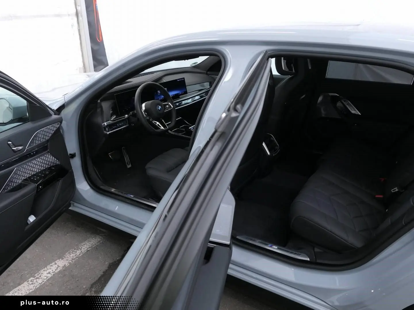 BMW i7 xDrive60 M Sport B&W Lounge TV Massage