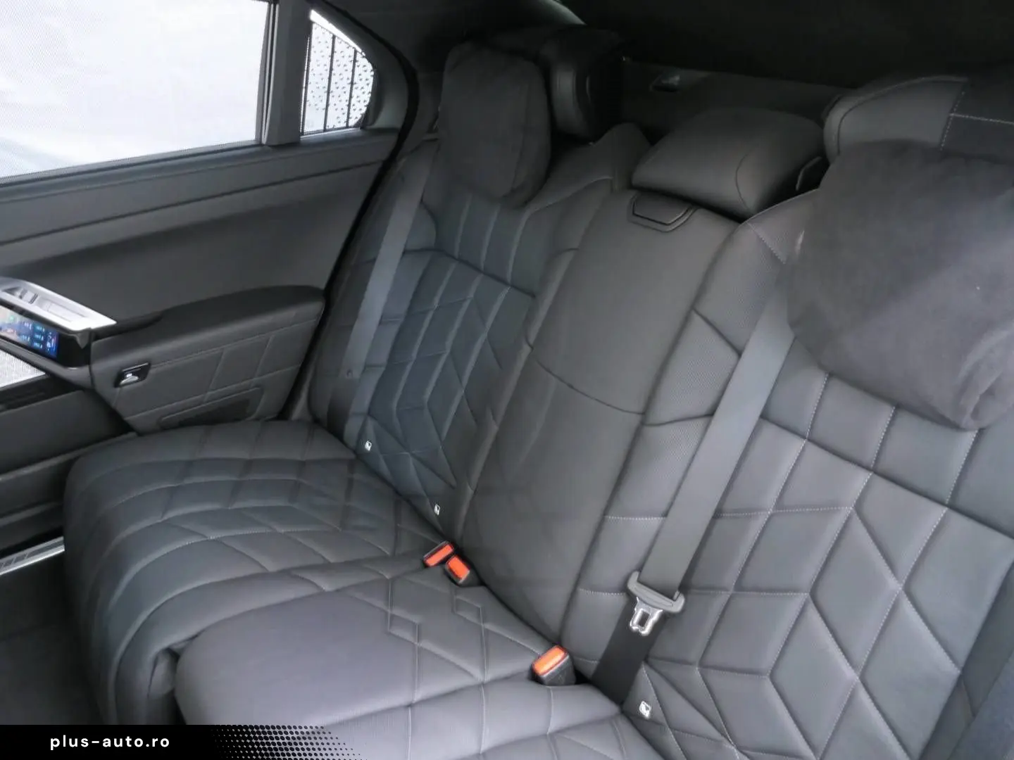 BMW i7 xDrive60 M Sport B&W Lounge TV Massage