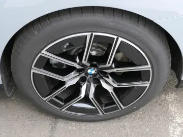BMW i7 xDrive60 M Sport B&W Lounge TV Massage