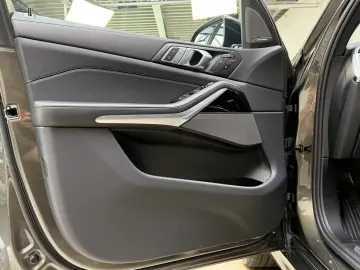 BMW X7 xDr40d M Sport Pro AHK Sitzlüftung ACC Integr