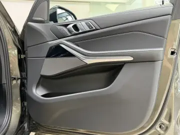 BMW X7 xDr40d M Sport Pro AHK Sitzlüftung ACC Integr