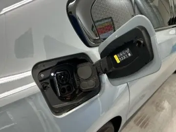 BMW i7 eDrive 50 M Sport FondEnt Pano.HuD RFK360 B&W
