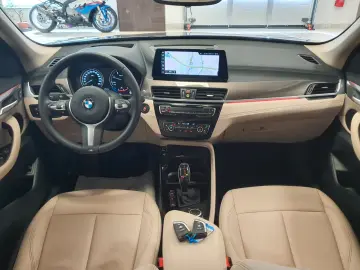 BMW X1xDri18d Aut HUD LEDerMemorStz Panor Kamer xLin