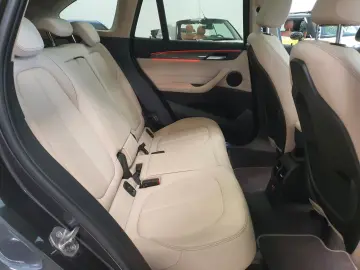 BMW X1xDri18d Aut HUD LEDerMemorStz Panor Kamer xLin