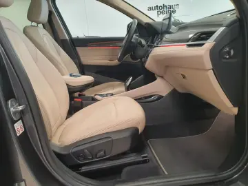 BMW X1xDri18d Aut HUD LEDerMemorStz Panor Kamer xLin