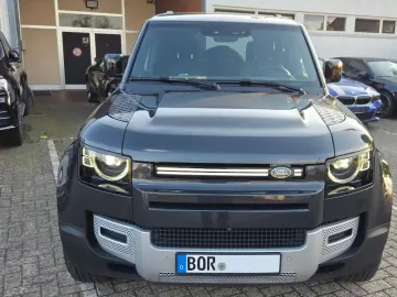 LAND ROVER Defender 110 X-Dynamic
