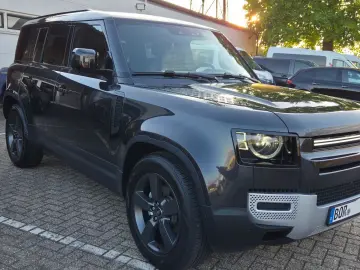 LAND ROVER Defender 110 X-Dynamic
