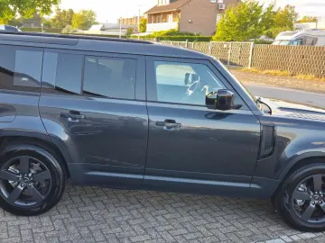 LAND ROVER Defender 110 X-Dynamic