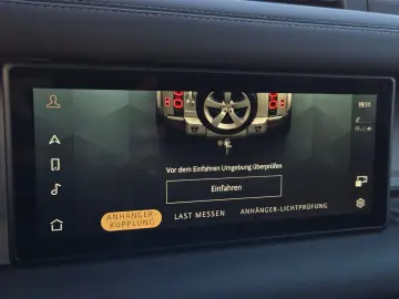 LAND ROVER Defender 110 X-Dynamic