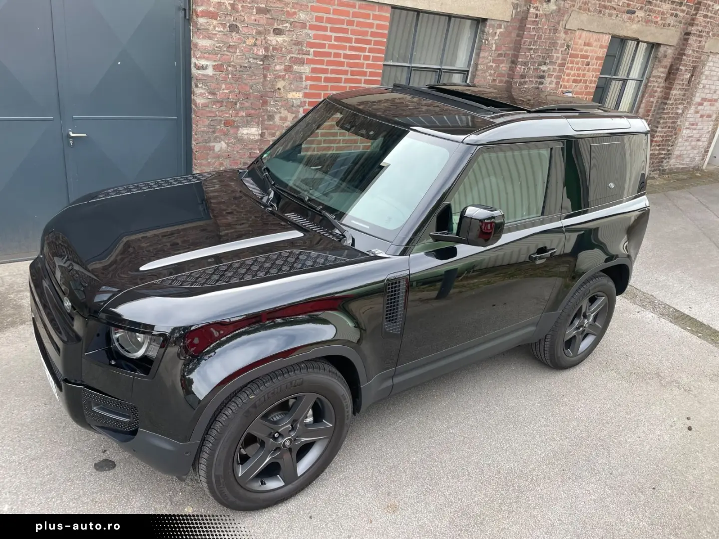 LAND ROVER Defender D250 90 SE