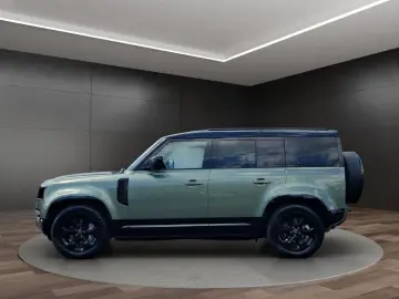LAND ROVER Defender 110 D300 X-Dynamic SE