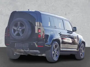 LAND ROVER Defender 110 X-Dynamic SE
