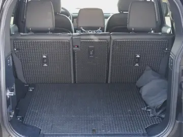 LAND ROVER Defender 110 X-Dynamic SE