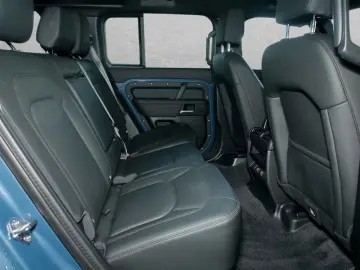 LAND ROVER Defender D300 110 X-Dynamic SE