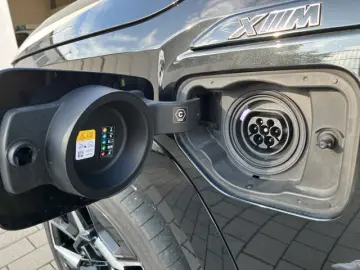BMW XM Gestiksteuerung B&W Surround DAB