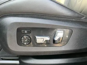 BMW XM Gestiksteuerung B&W Surround DAB
