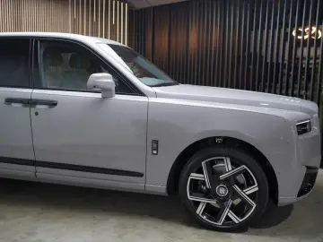 Rolls-Royce Cullinan Black Badge Series II   BESPOKE