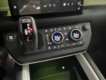 LAND ROVER Defender 110 X-DynamicSE 7-Locuri