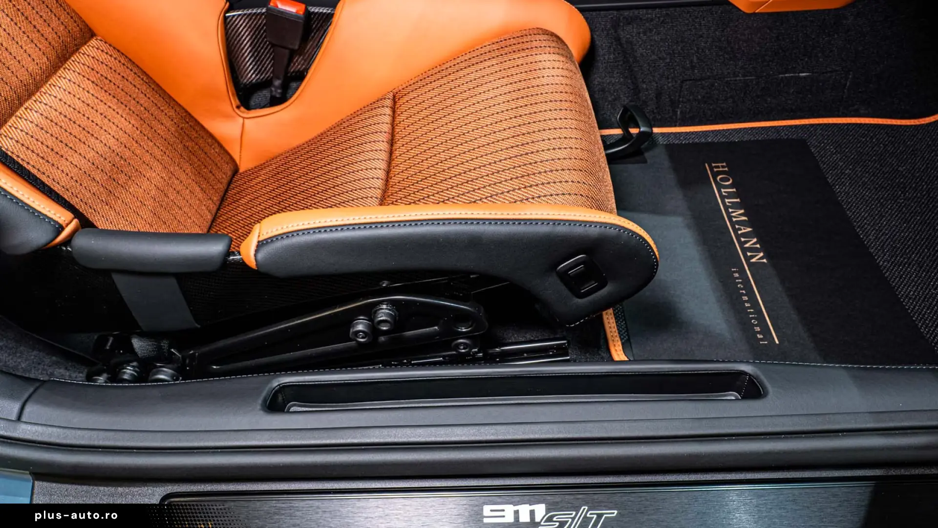 Porsche 911 S T   HERITAGE • CARBON ROLL CAGE • LIFT