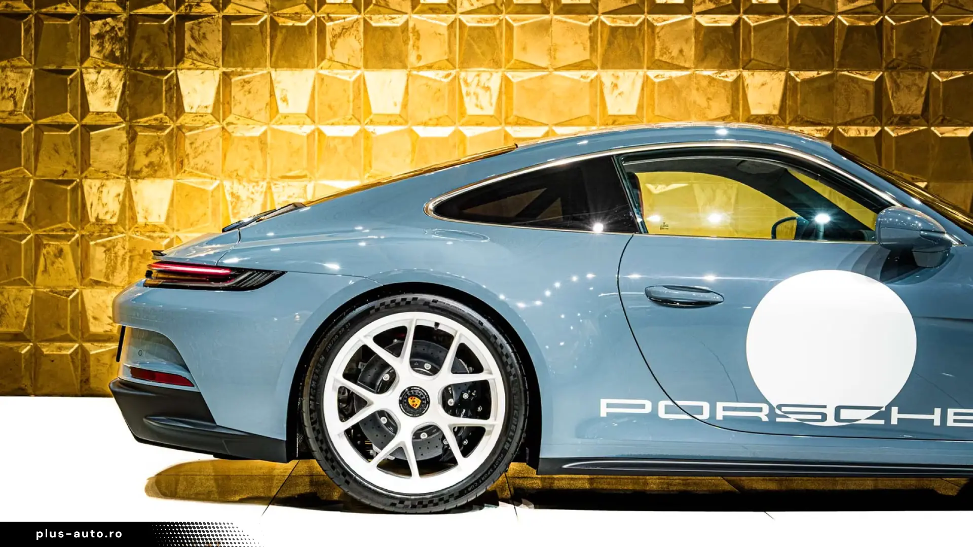 Porsche 911 S T   HERITAGE • CARBON ROLL CAGE • LIFT