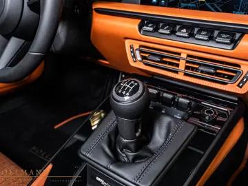 Porsche 911 S T   HERITAGE • CARBON ROLL CAGE • LIFT