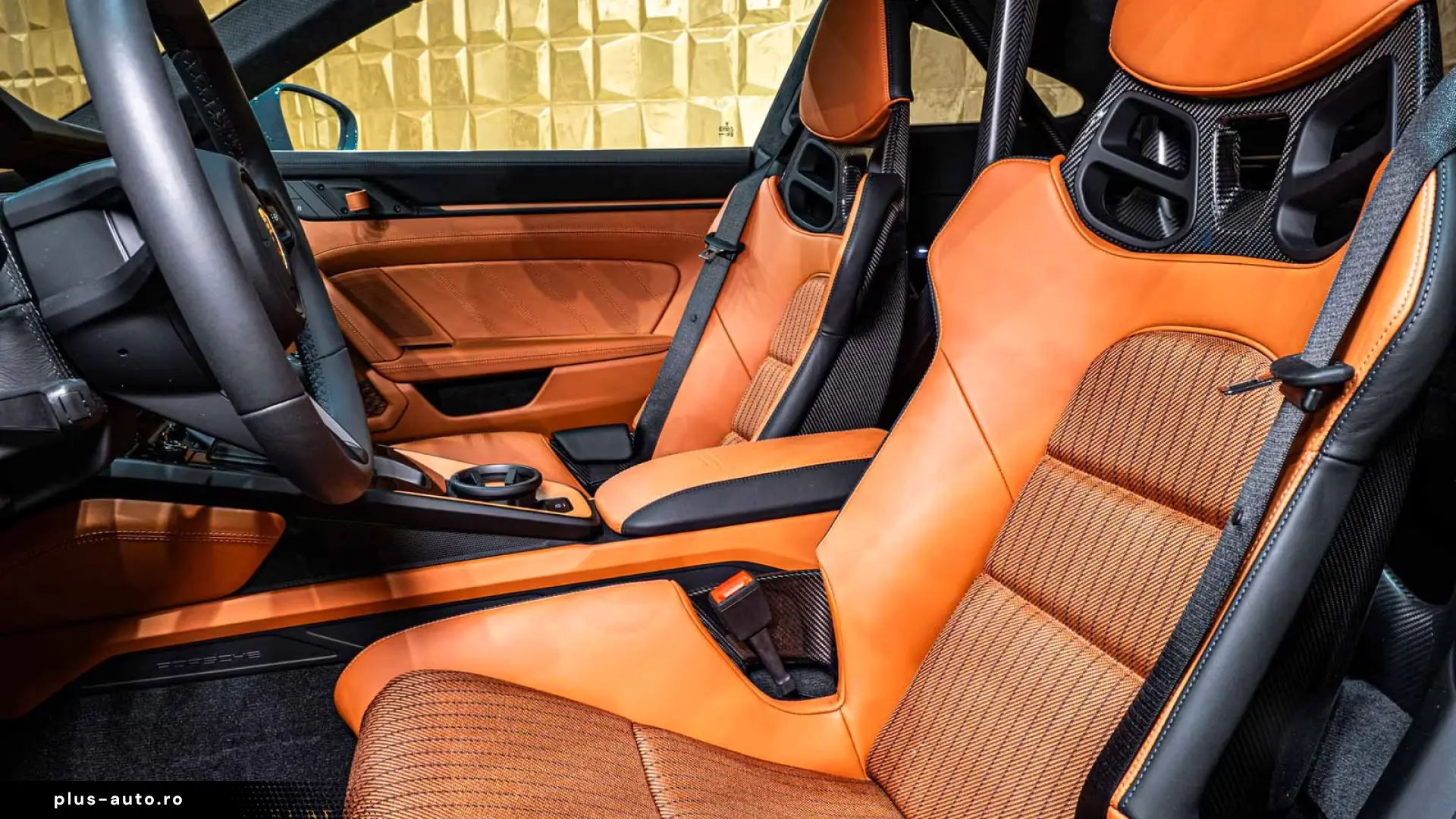 Porsche 911 S T   HERITAGE • CARBON ROLL CAGE • LIFT
