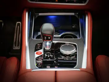 BMW XM 50e Leder Sportpaket HuD AHK