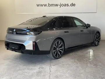 BMW 740 xDrive   3D HUD   Vent Seats   Towbar