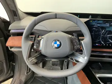 BMW 740 xDrive   3D HUD   Vent Seats   Towbar