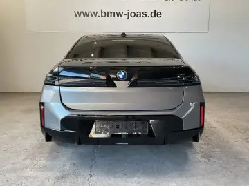 BMW 740 xDrive   3D HUD   Vent Seats   Towbar