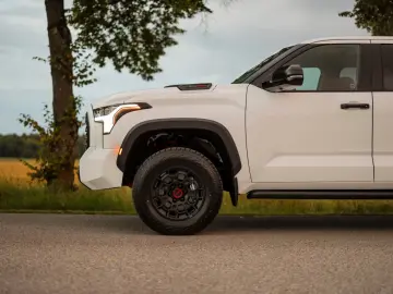 Toyota Tundra Crew Max   TRD Pro