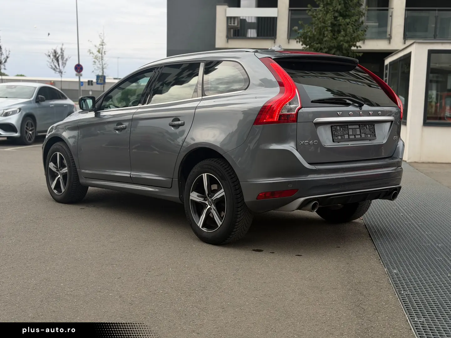 Volvo XC60 2.0 D R Design an 2017  Euro6