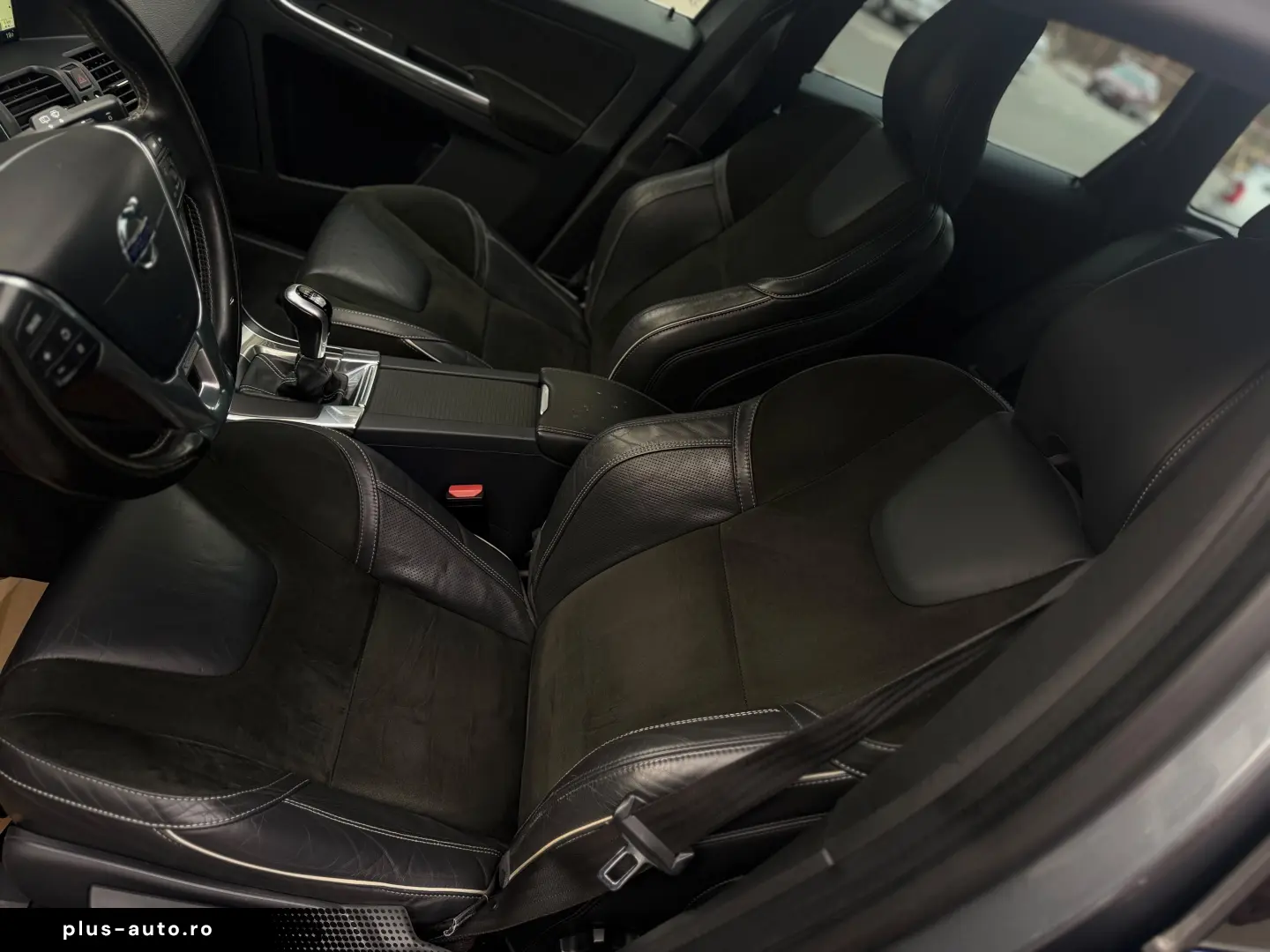 Volvo XC60 2.0 D R Design an 2017  Euro6