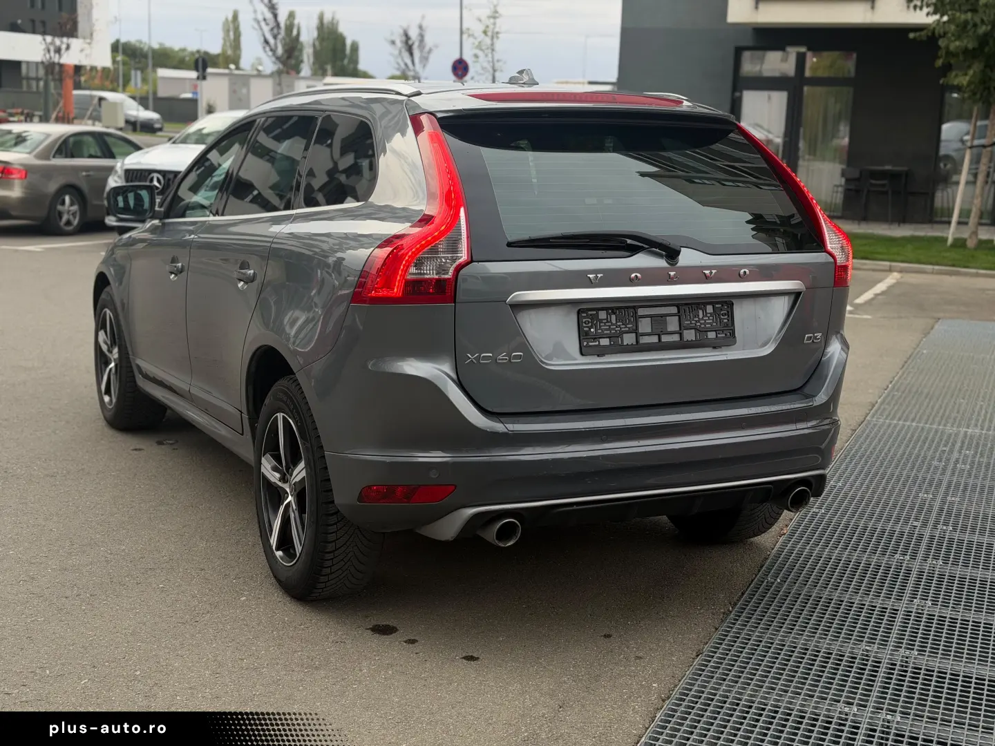 Volvo XC60 2.0 D R Design an 2017  Euro6