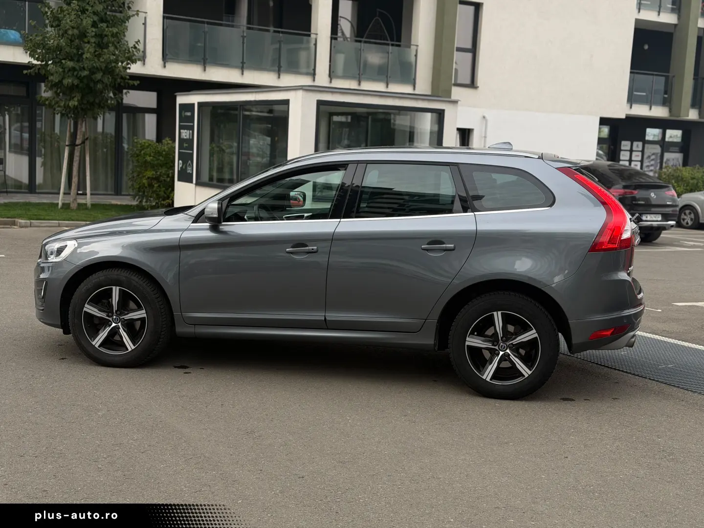 Volvo XC60 2.0 D R Design an 2017  Euro6