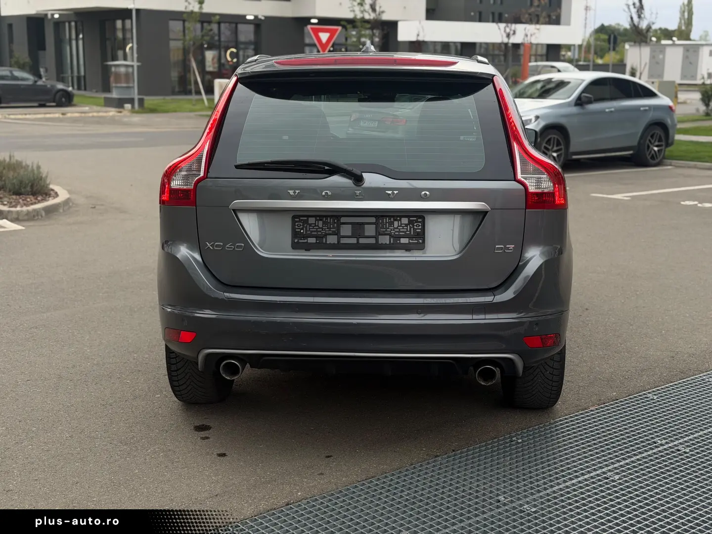 Volvo XC60 2.0 D R Design an 2017  Euro6