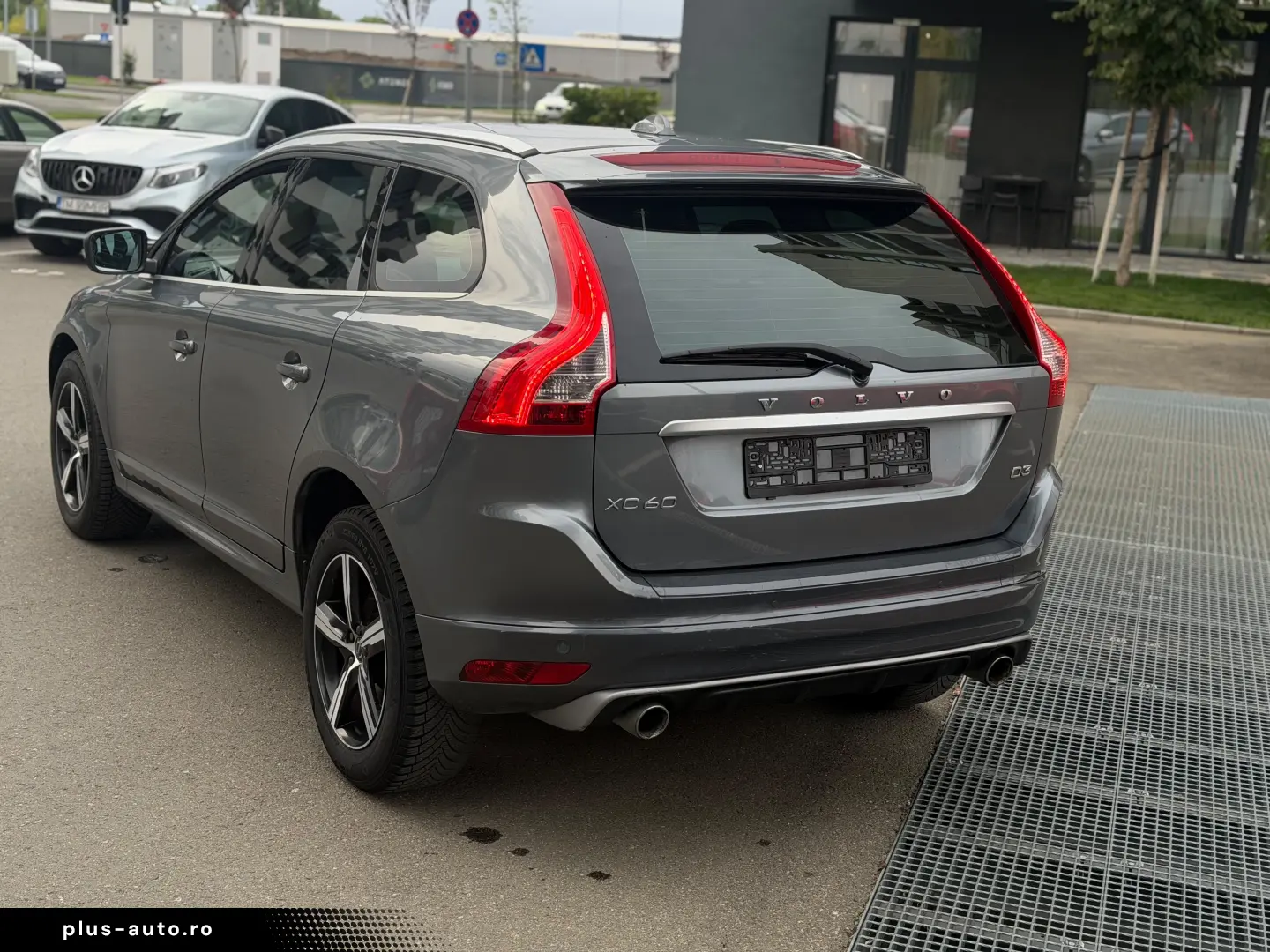 Volvo XC60 2.0 D R Design an 2017  Euro6
