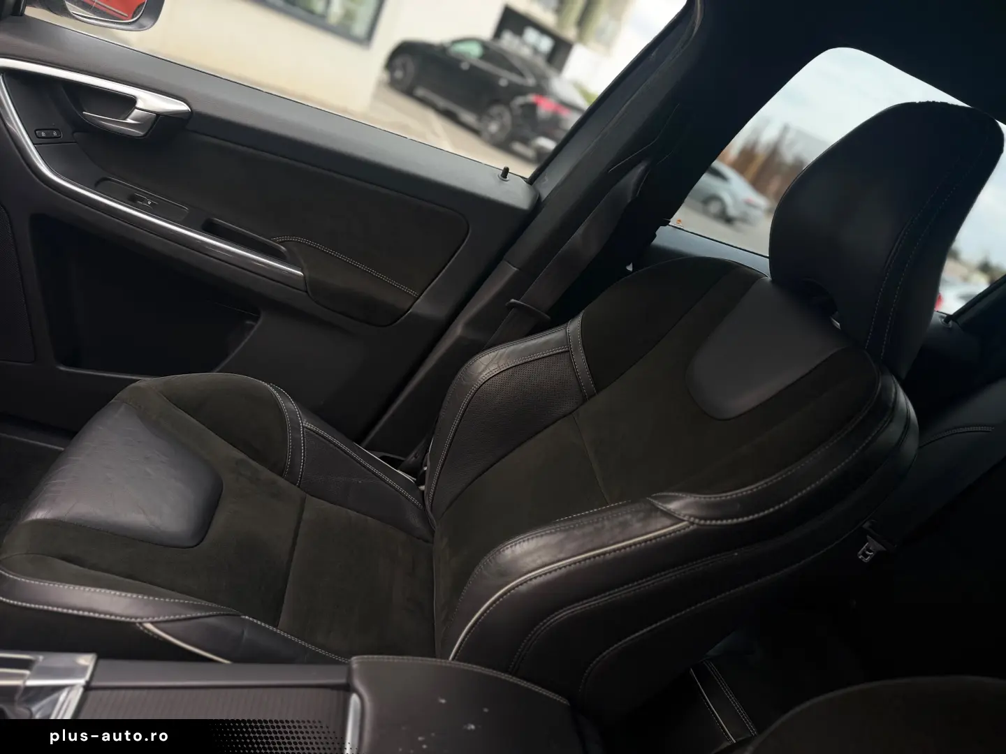 Volvo XC60 2.0 D R Design an 2017  Euro6