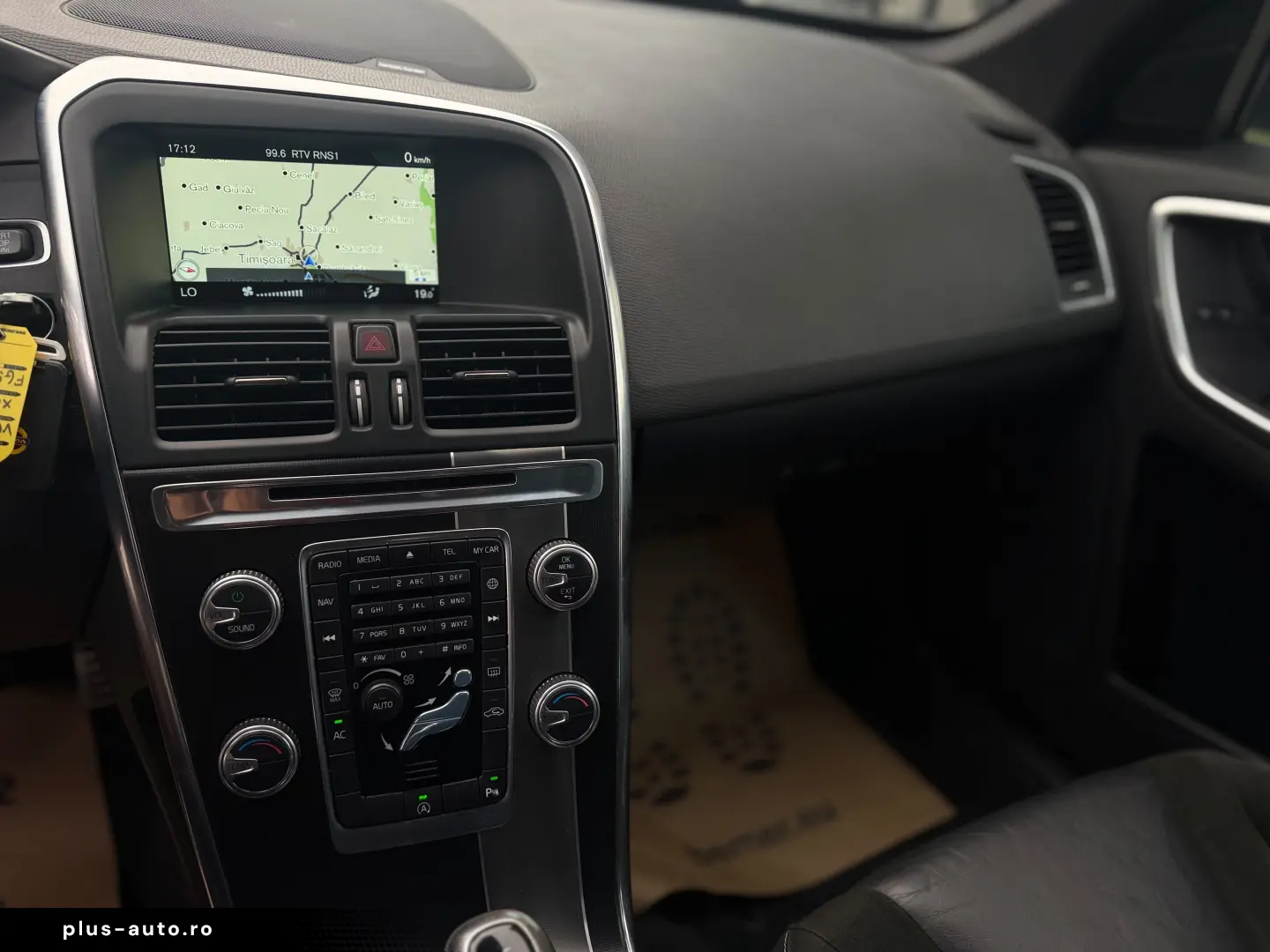 Volvo XC60 2.0 D R Design an 2017  Euro6