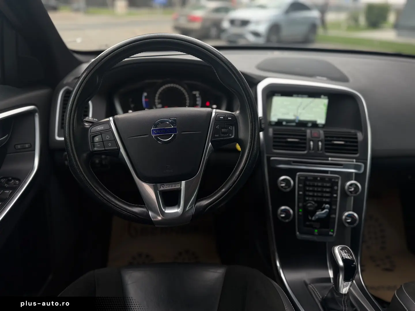 Volvo XC60 2.0 D R Design an 2017  Euro6